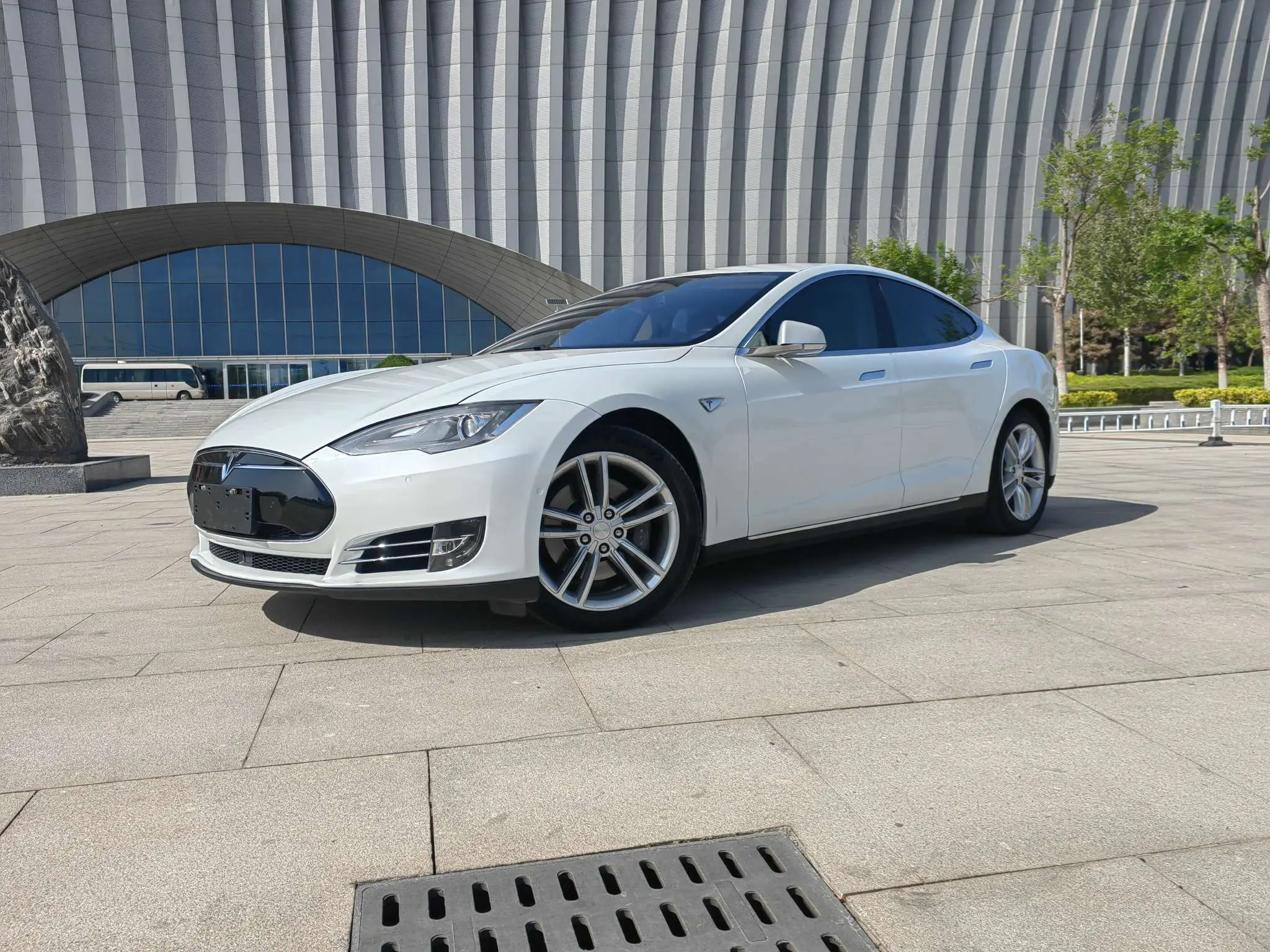 Tesla Model S  из Китая