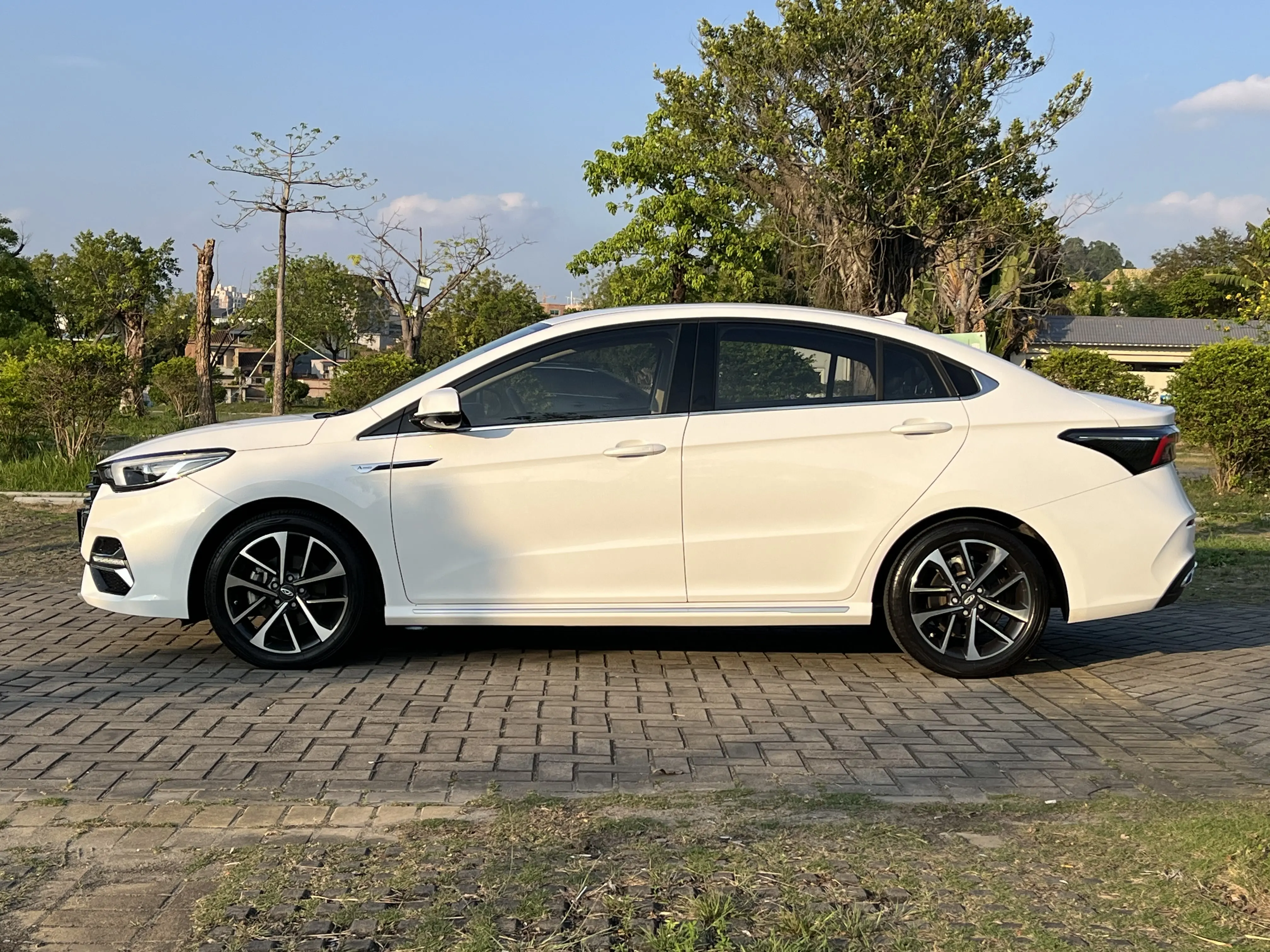 Omoda S5