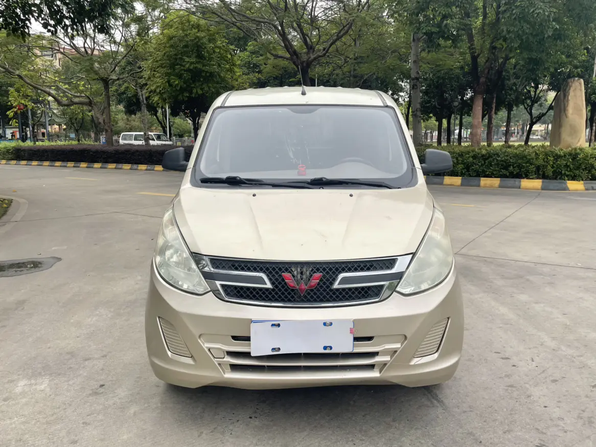 Wuling Rongguang V  из Китая
