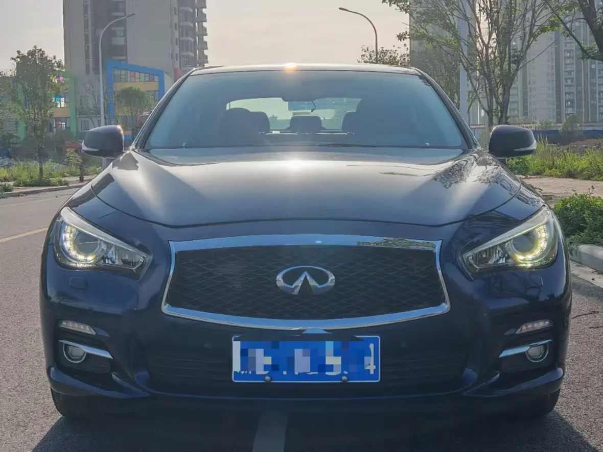 Infiniti Q50L
