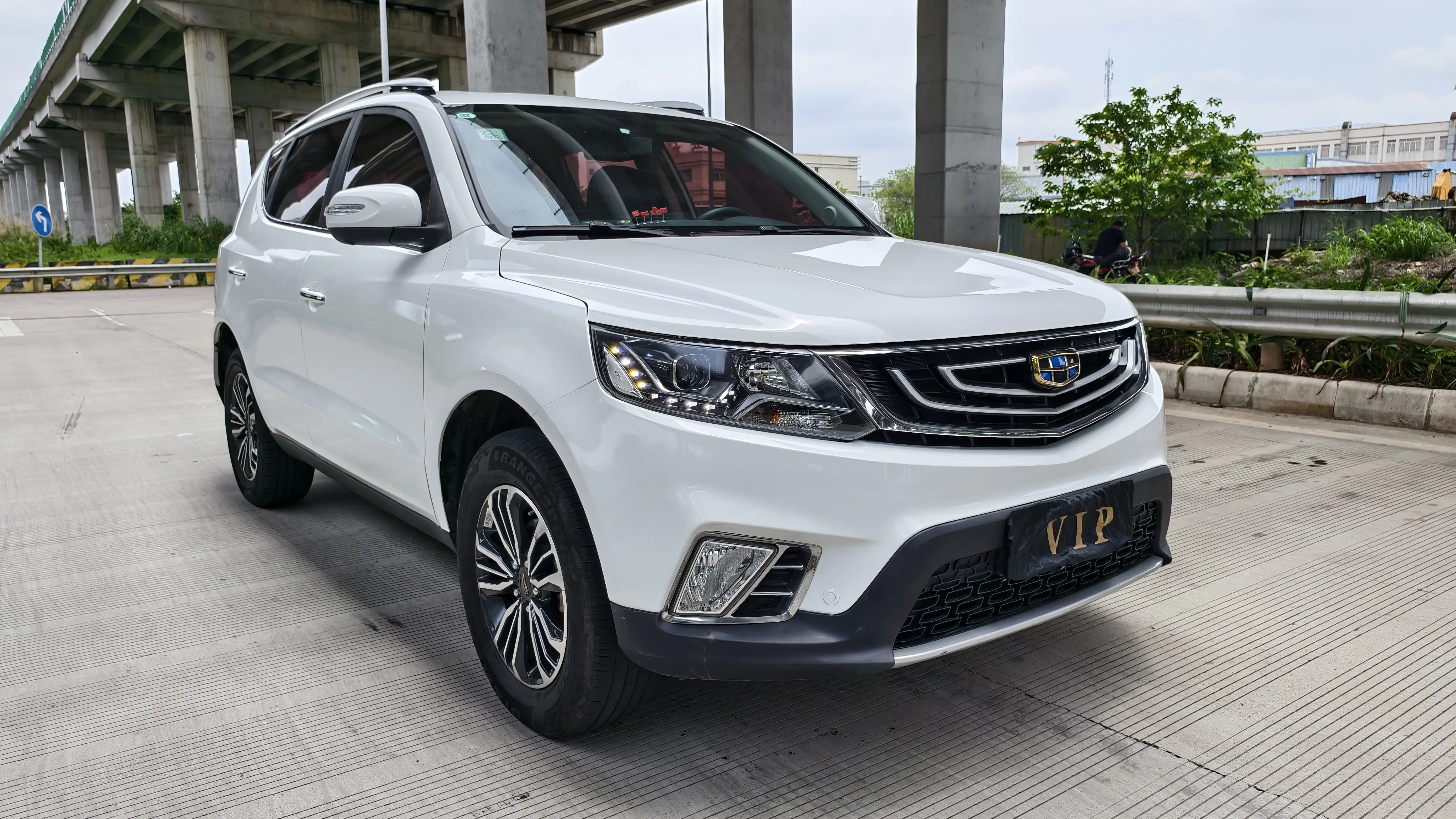 Geely Vision X6
