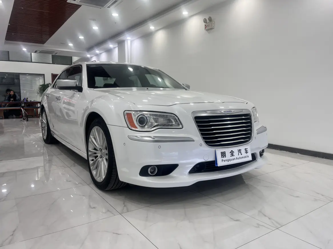 Chrysler 300C (imported)