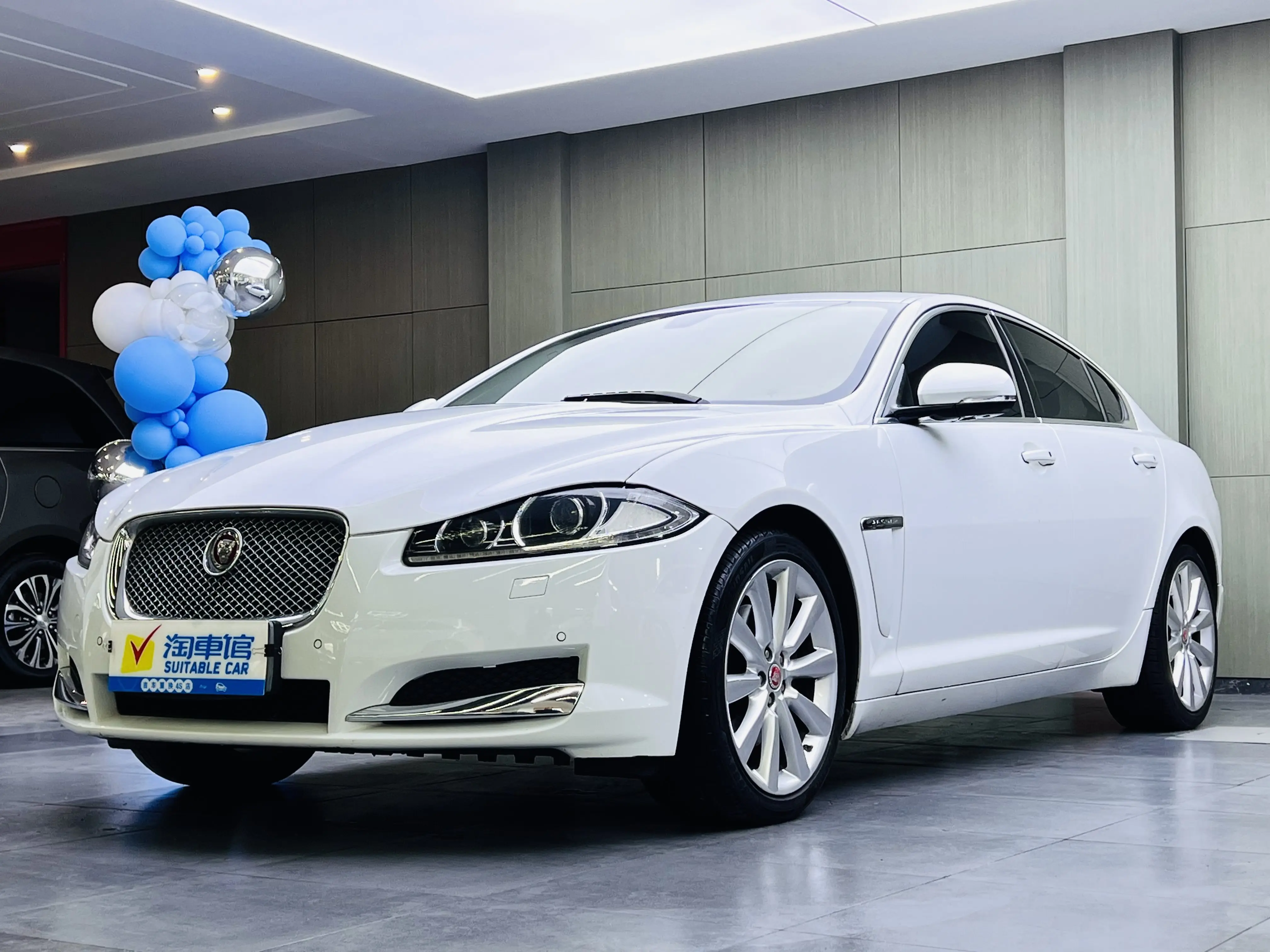 Jaguar XF