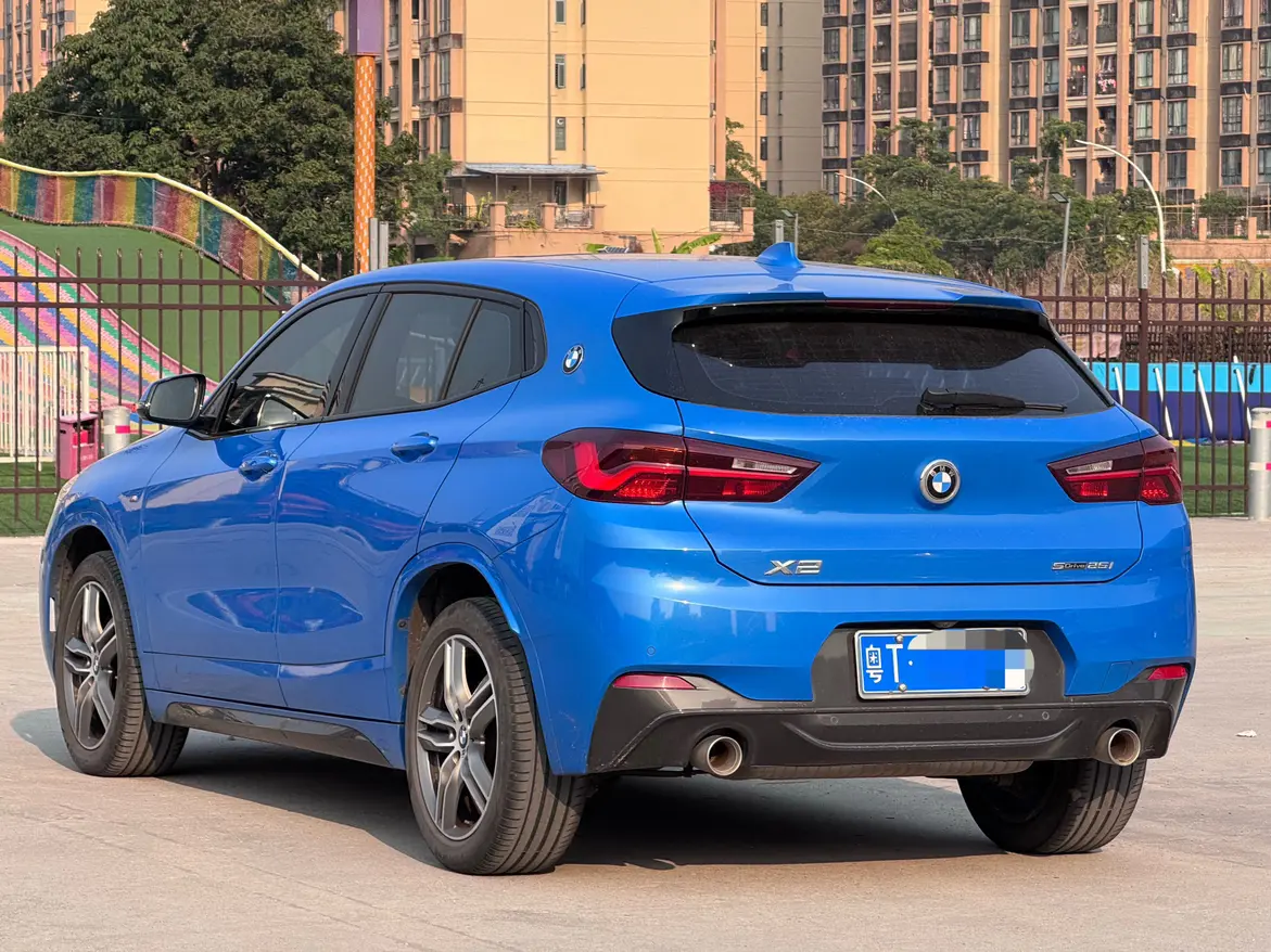 BMW X2
