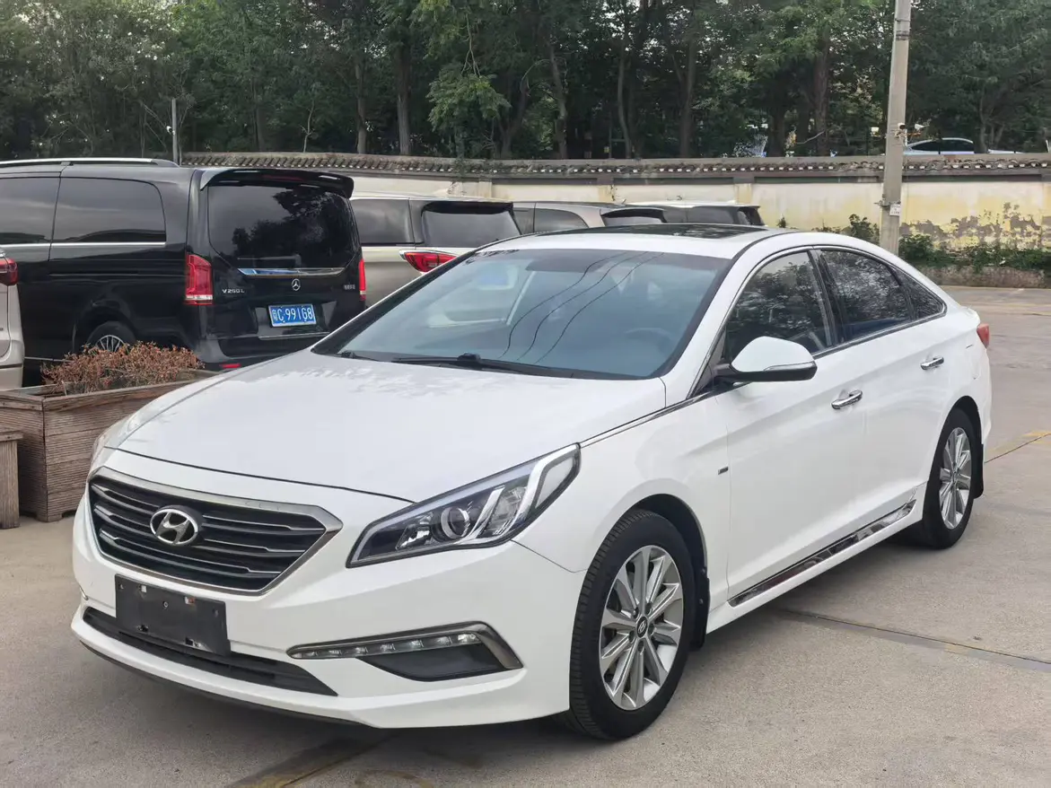 Hyundai Sonata nine