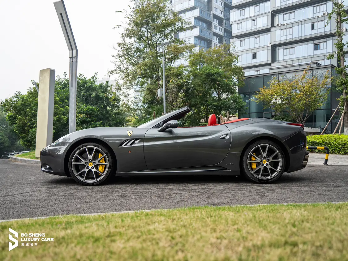 Ferrari California T
