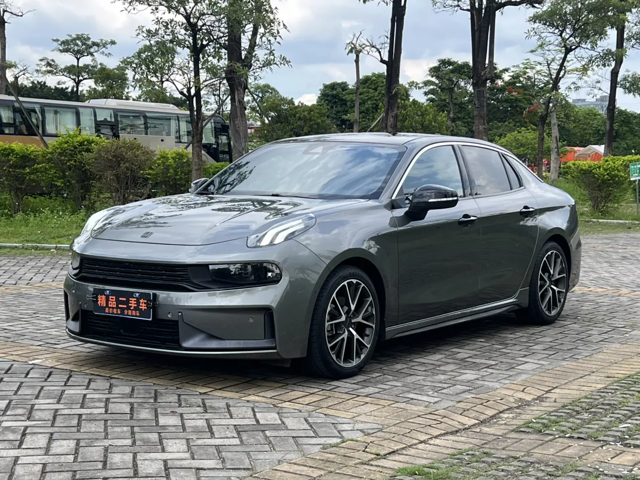 Lynk & Co 03