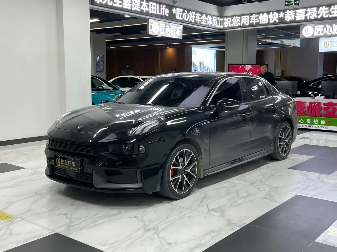 Lynk & Co 03