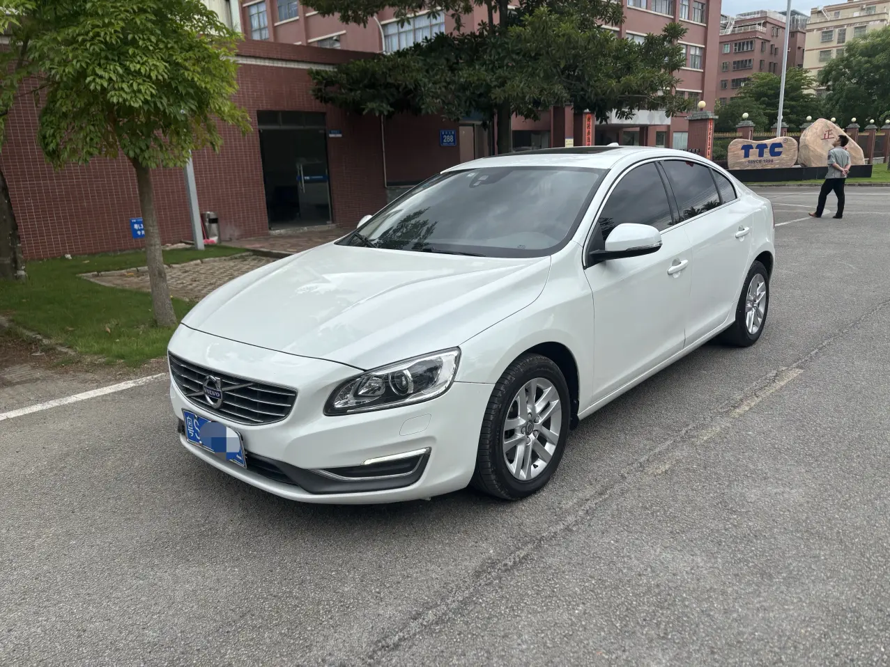 Volvo S60