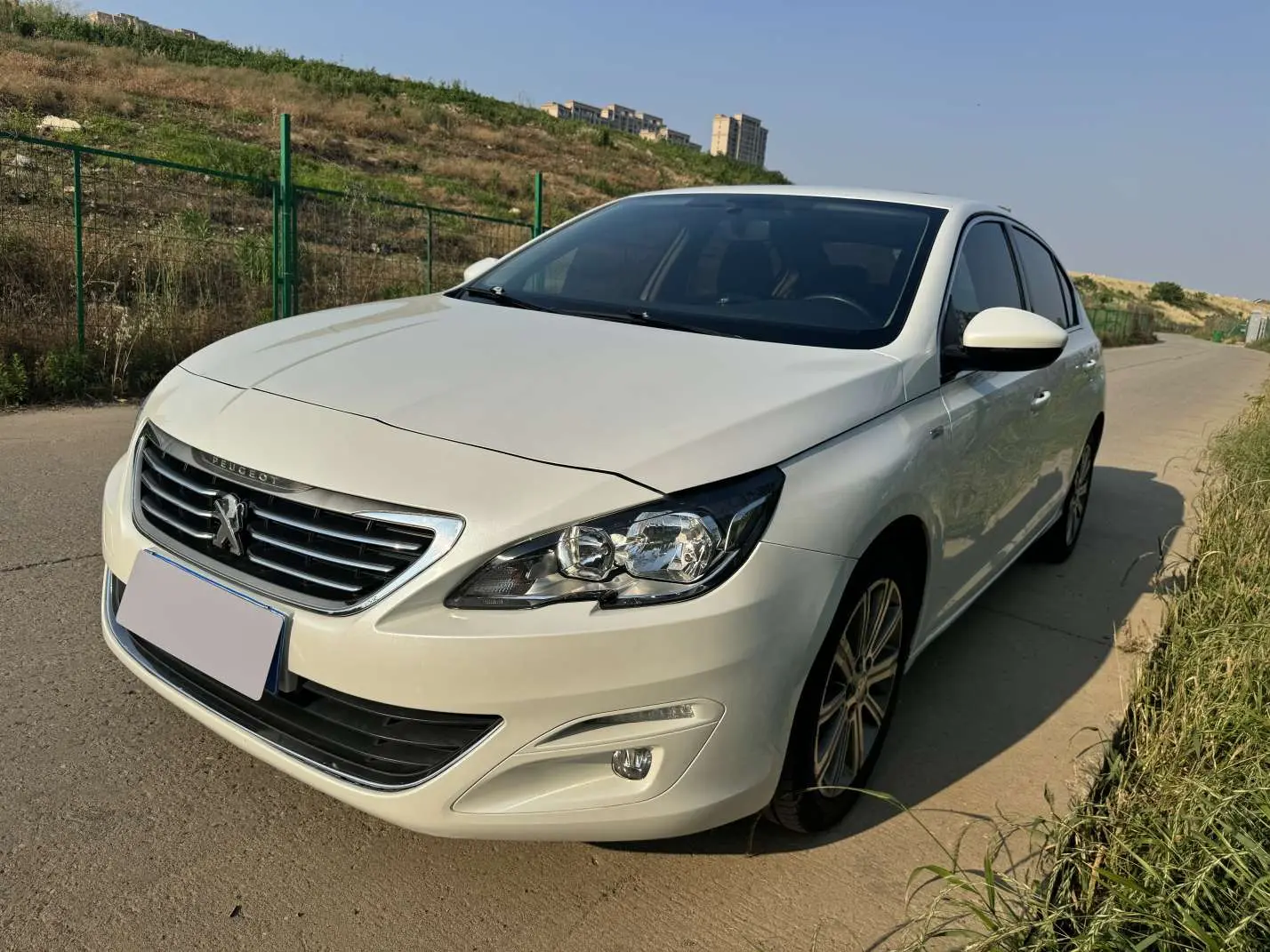 Peugeot 408