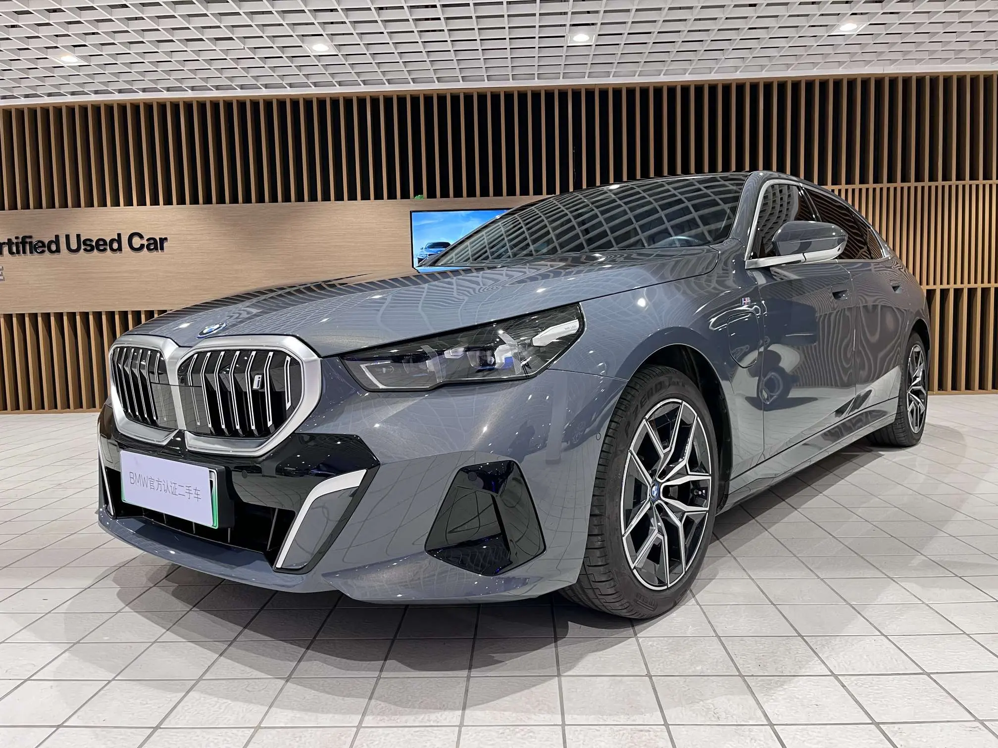 BMW i5