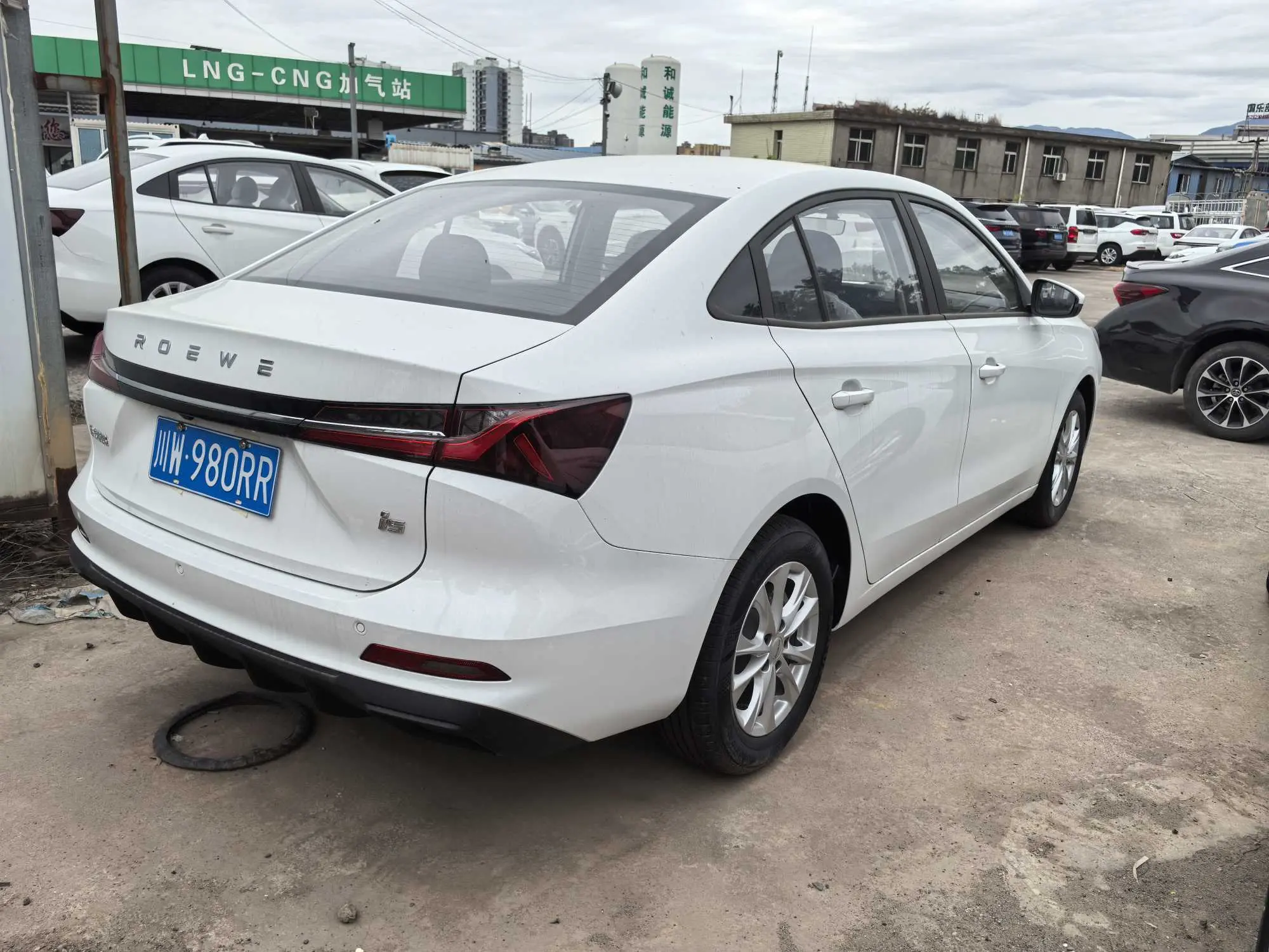 Roewe i5
