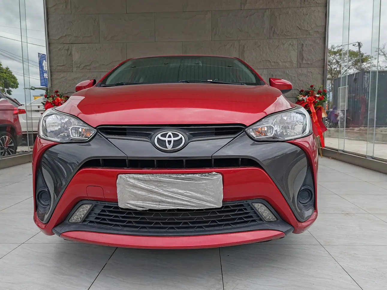 Toyota Yaris L  из Китая