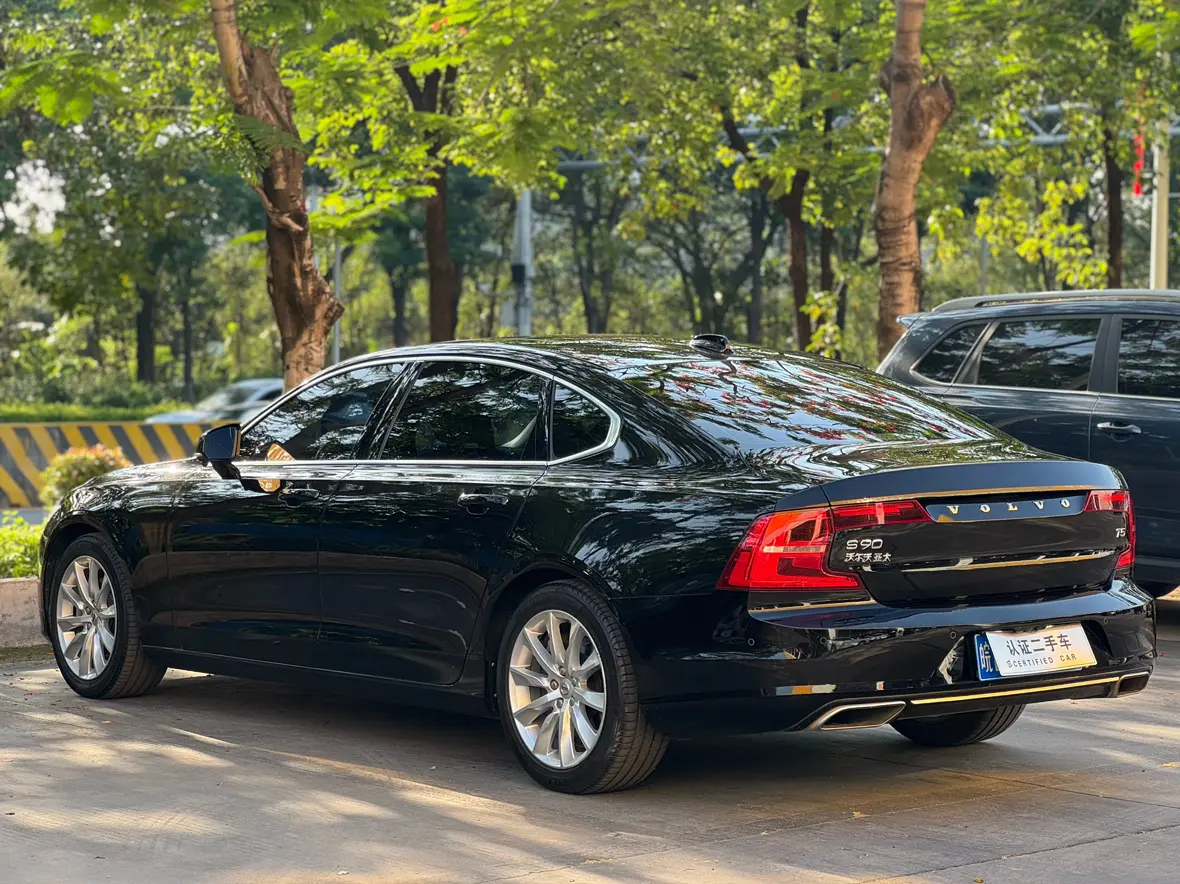 Volvo S90