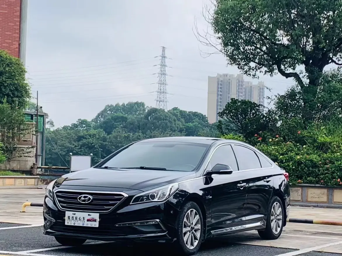 Hyundai Sonata nine