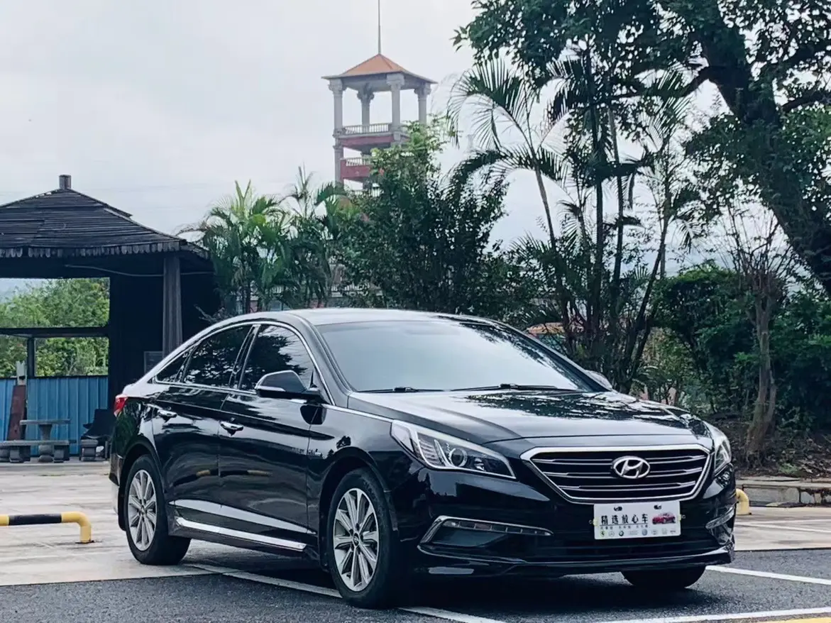 Hyundai Sonata nine
