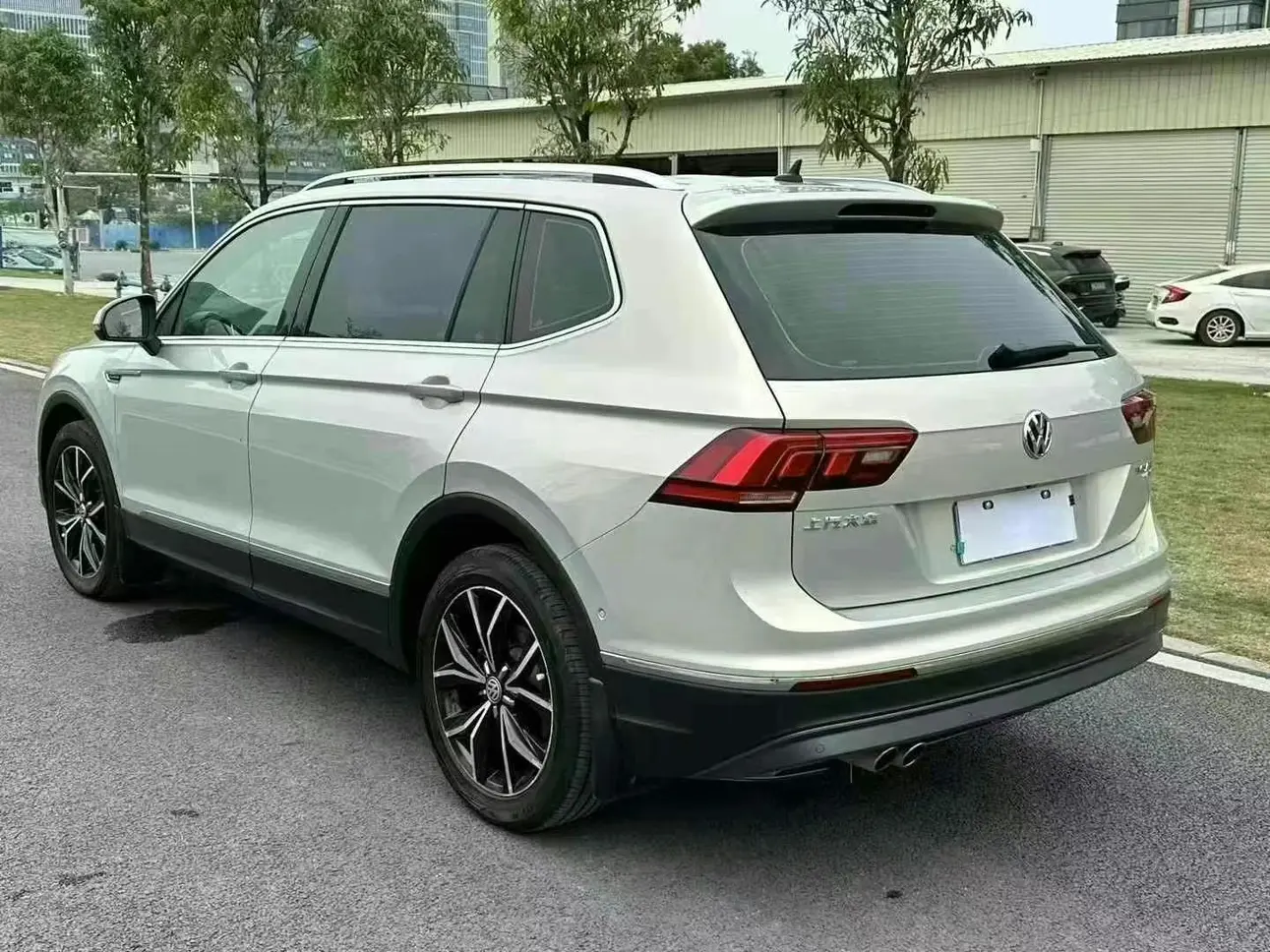 Volkswagen Tiguan L
