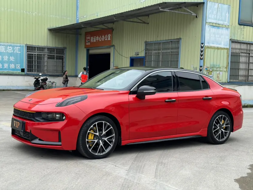 Lynk & Co 03