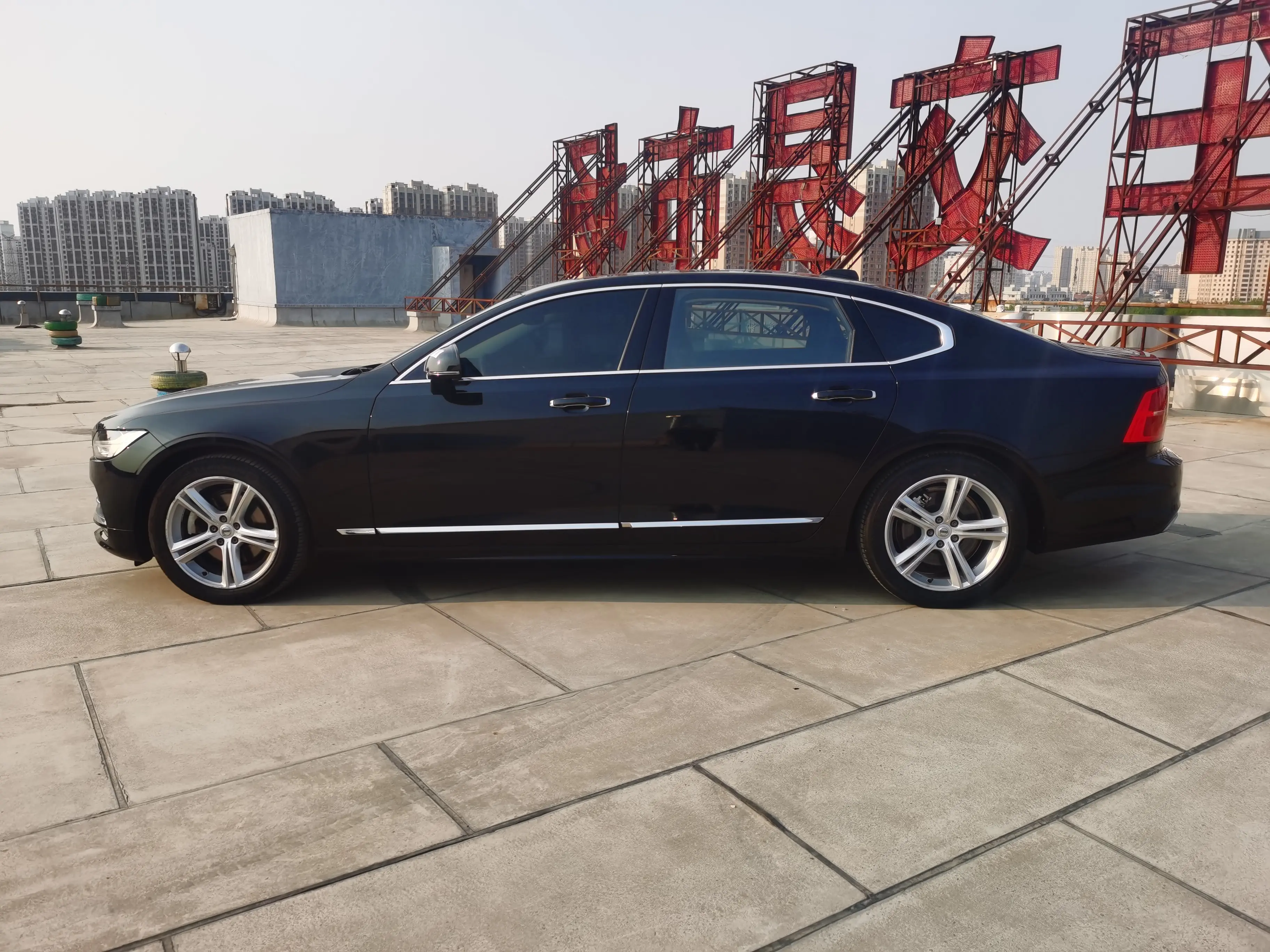 Volvo S90