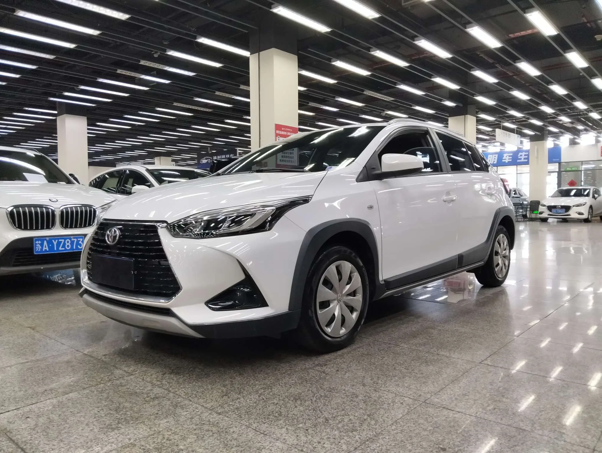 Toyota YARiS L to dazzle