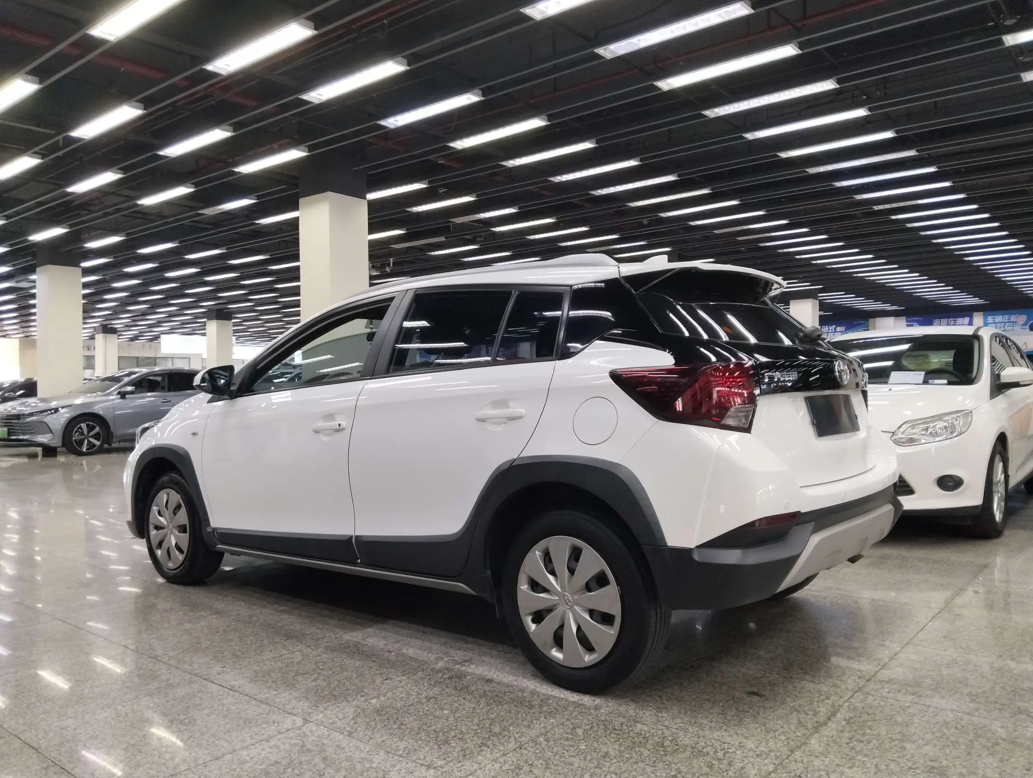 Toyota YARiS L to dazzle