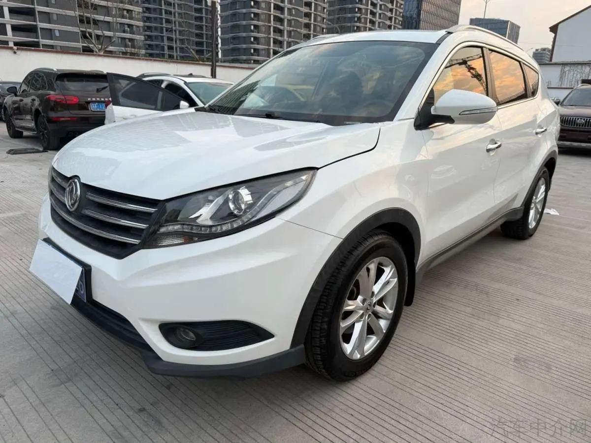 Dongfeng Fengon 580  из Китая