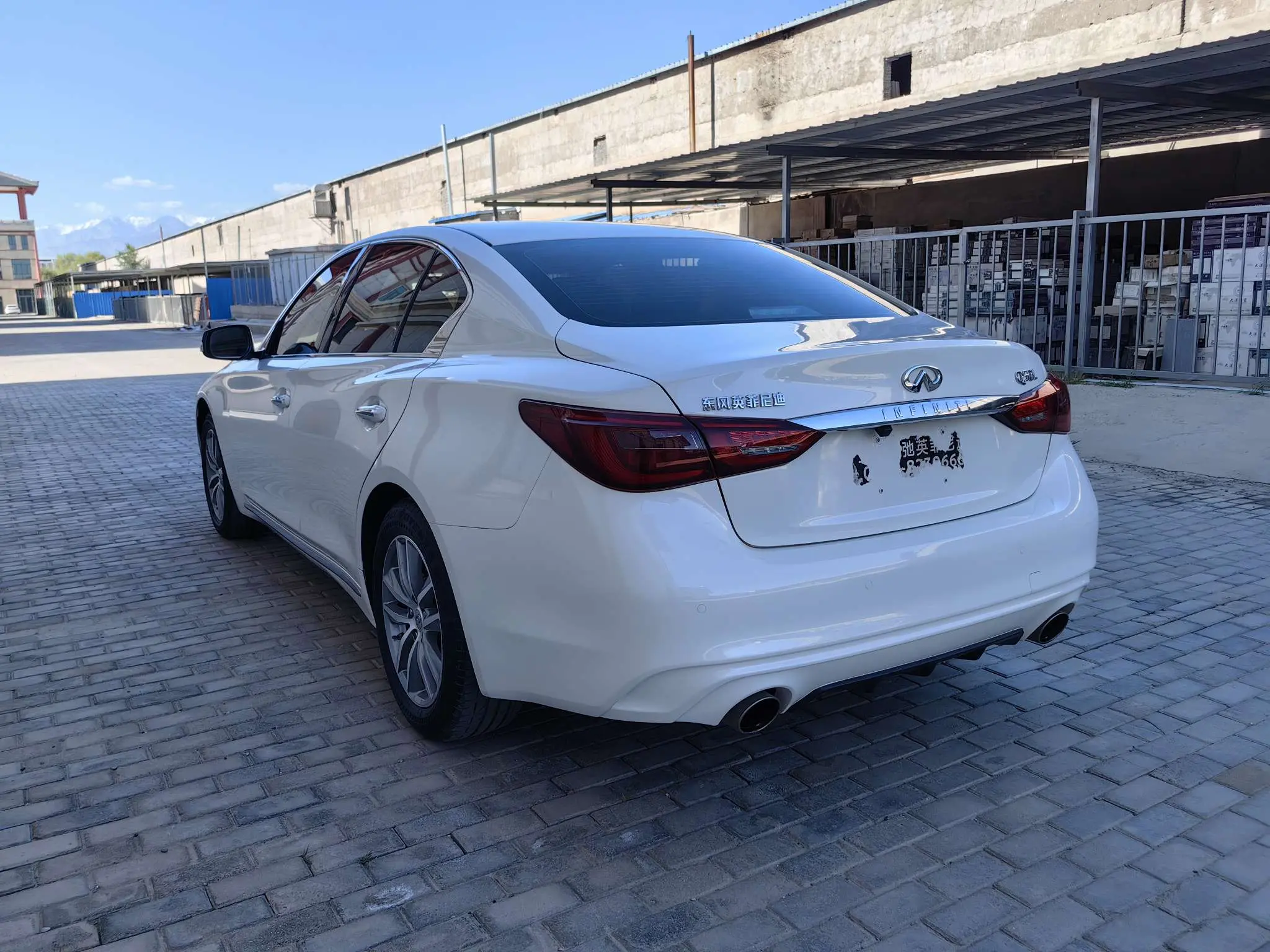 Infiniti Q50L