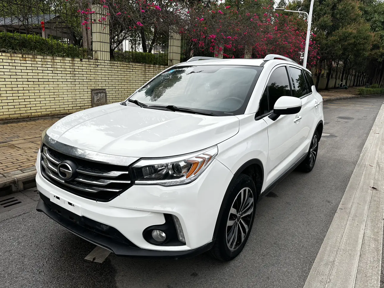 GAC Trumpchi GS4  из Китая
