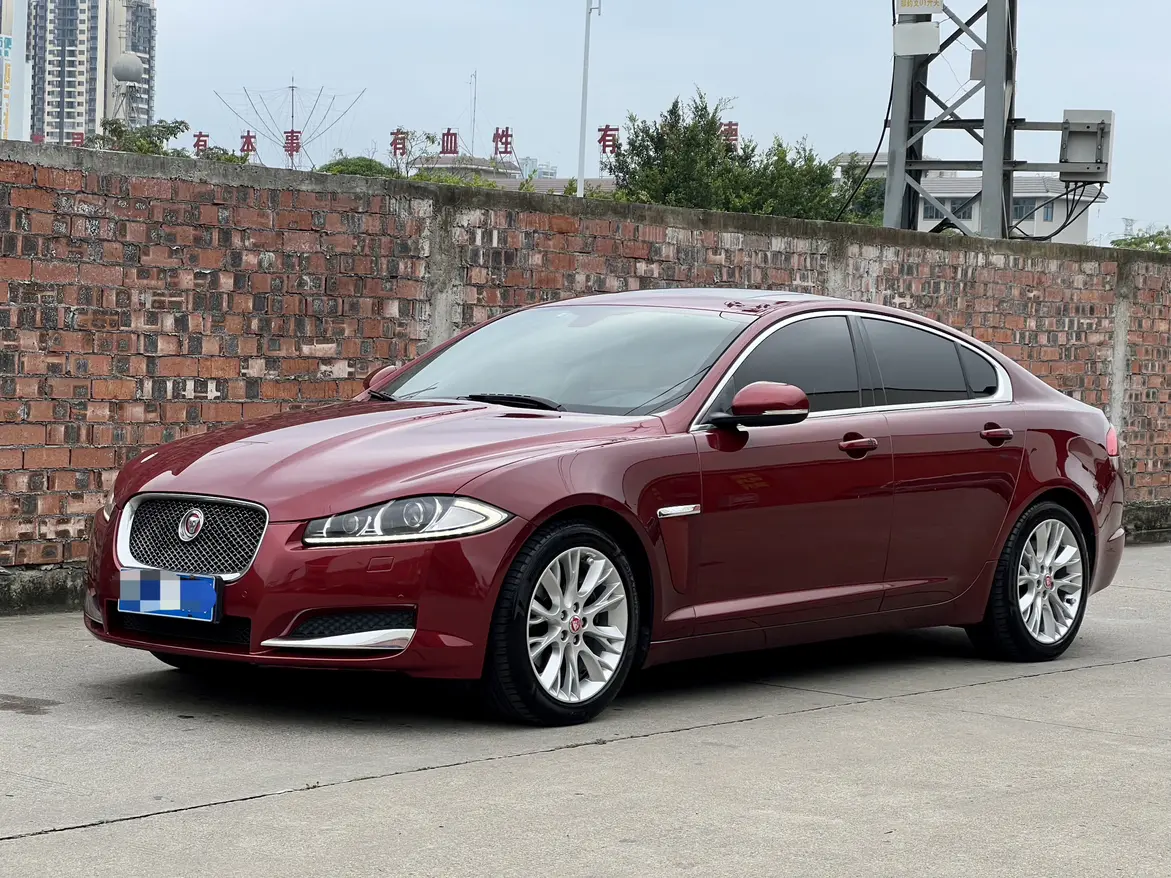 Jaguar XF