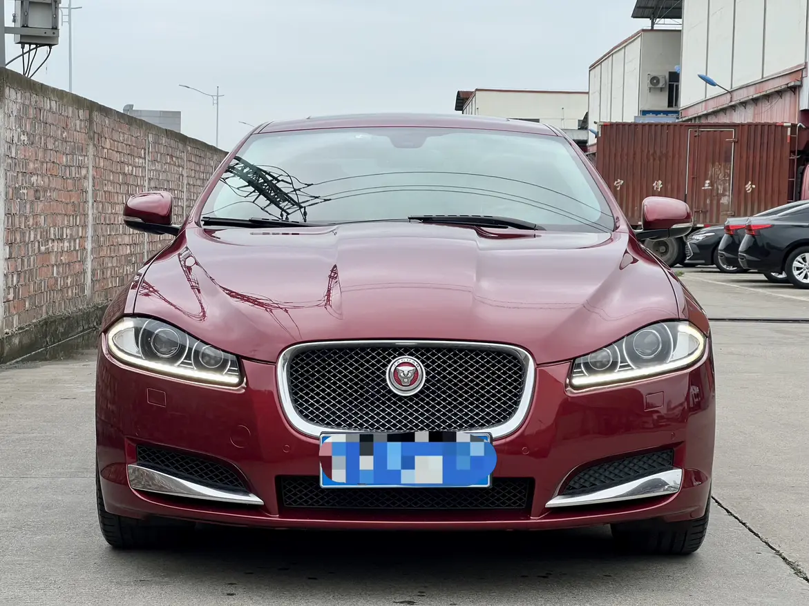 Jaguar XF