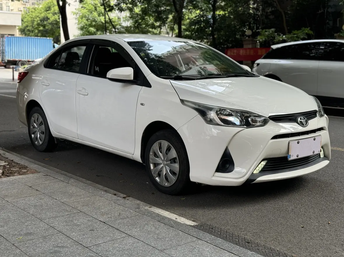 Toyota YARiS L Enjoy