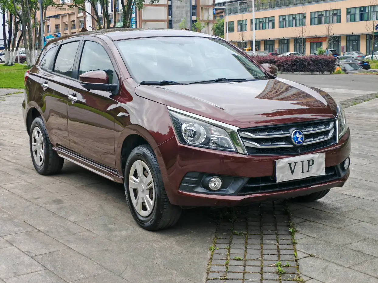 Kai Chen Venucia T70