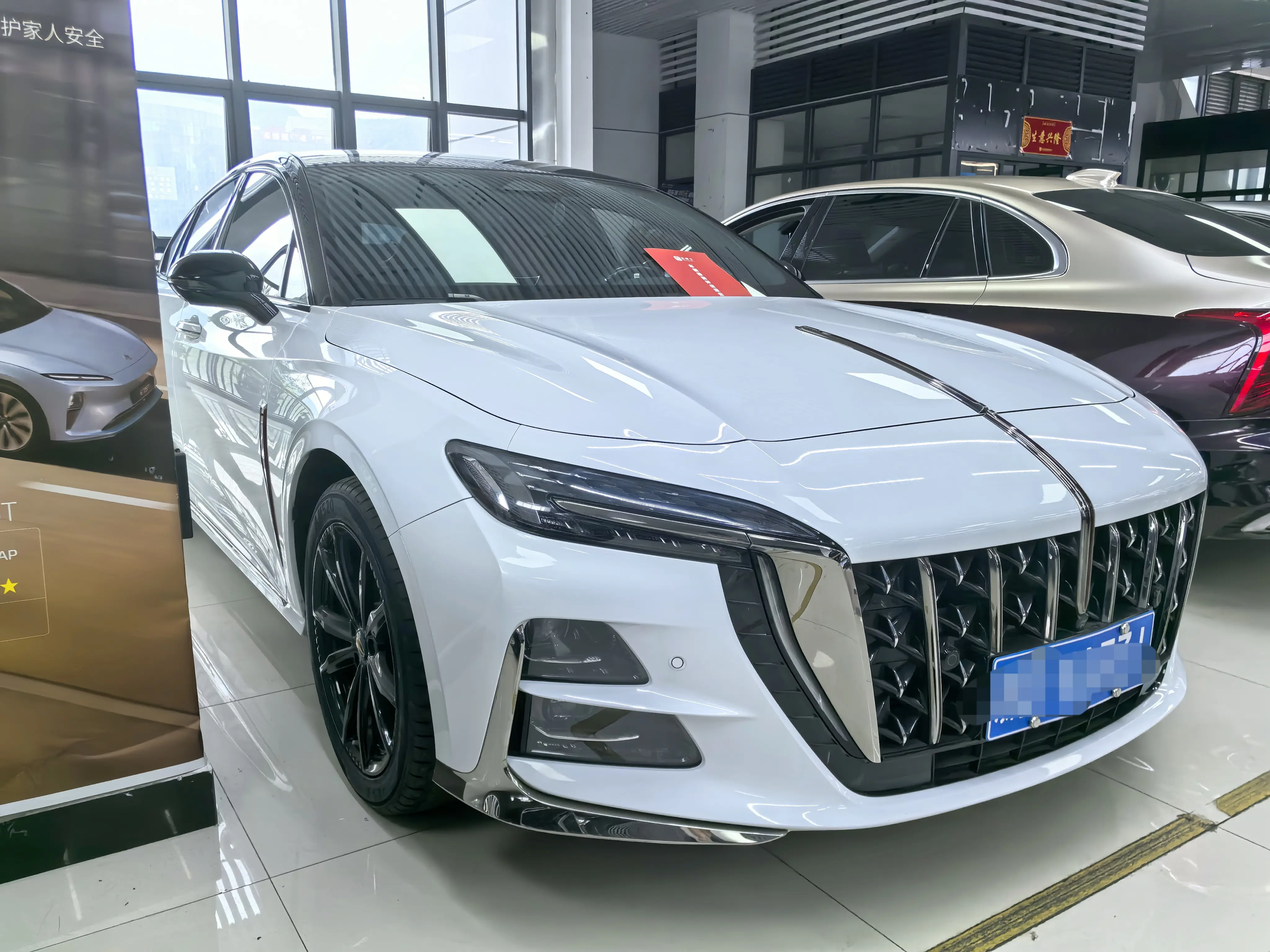 Hongqi H6