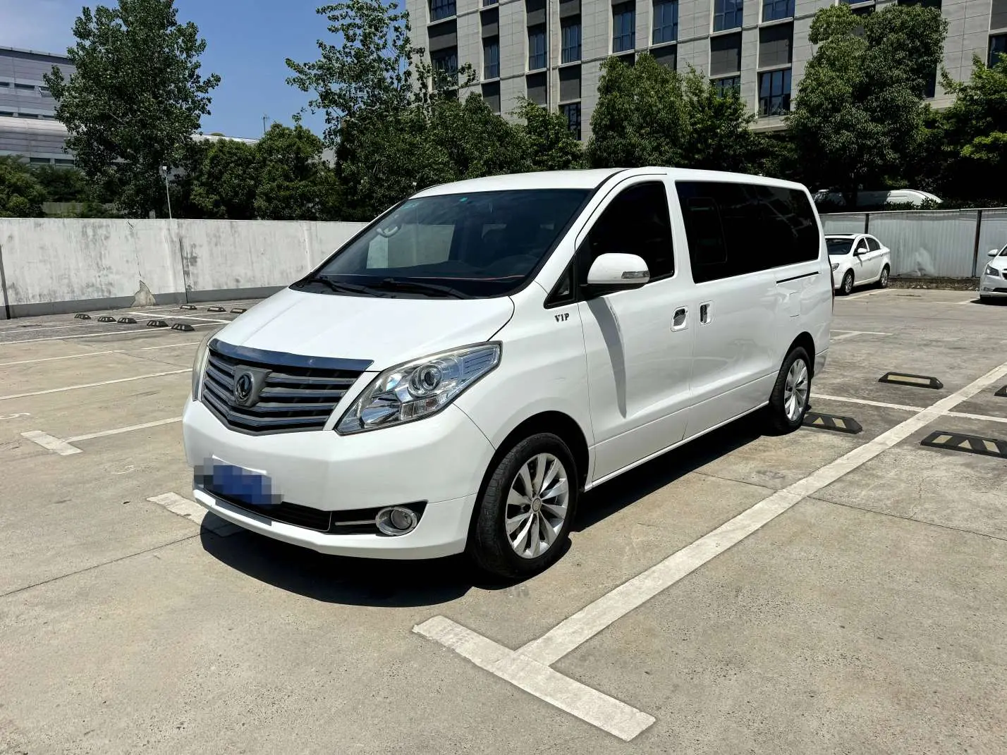 Forthing Fengxing CM7  из Китая