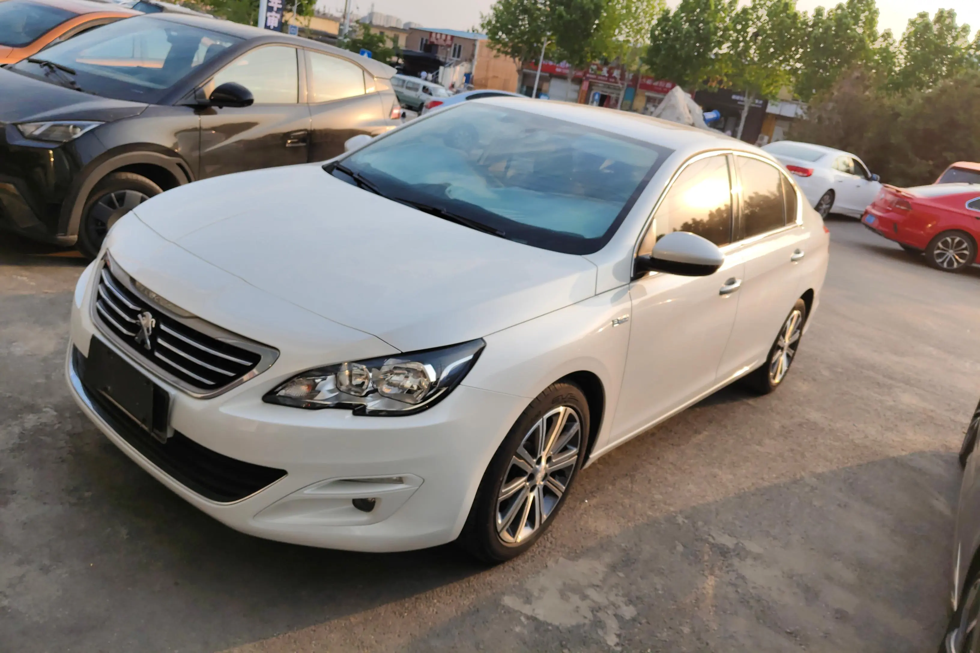 Peugeot 408