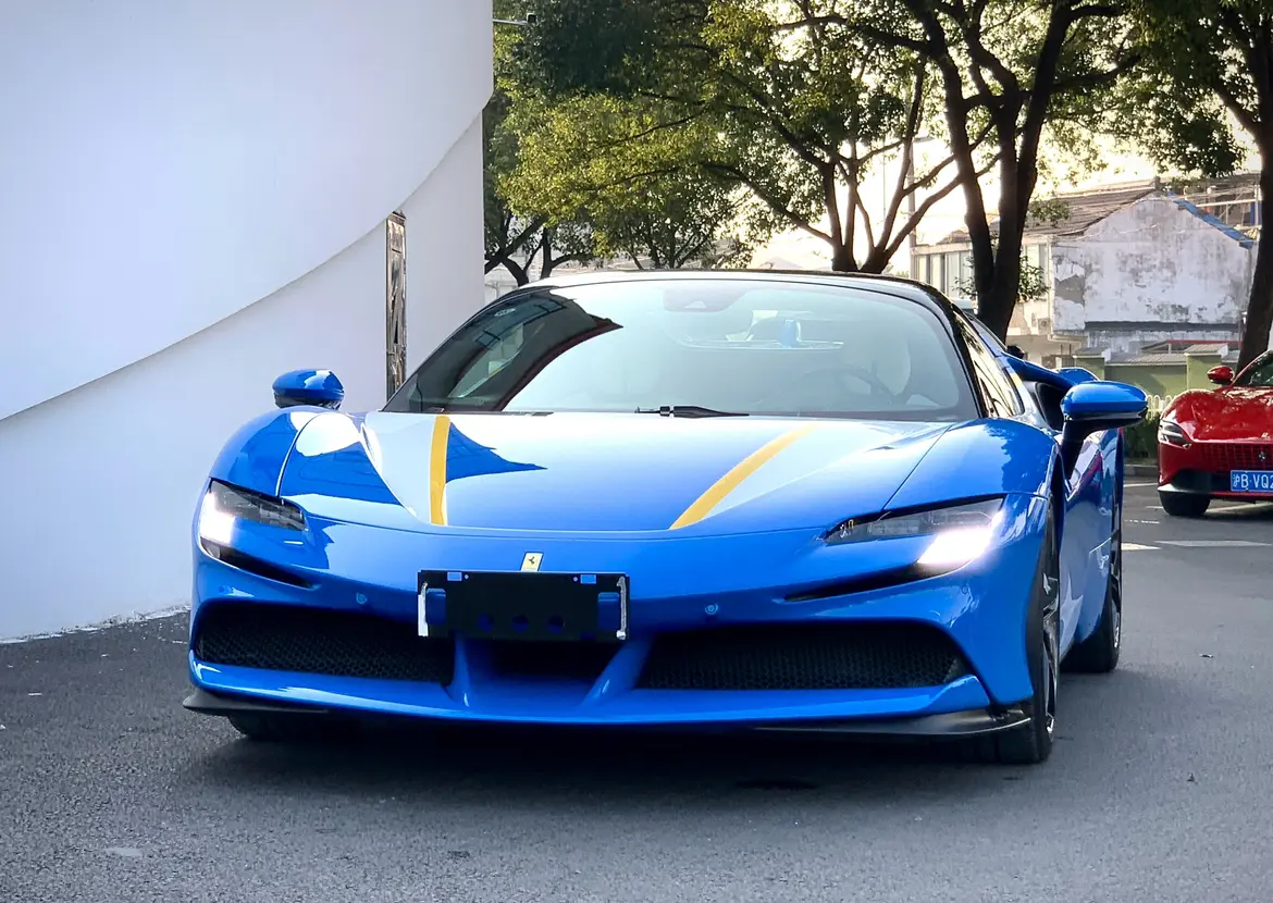 Ferrari SF90  из Китая