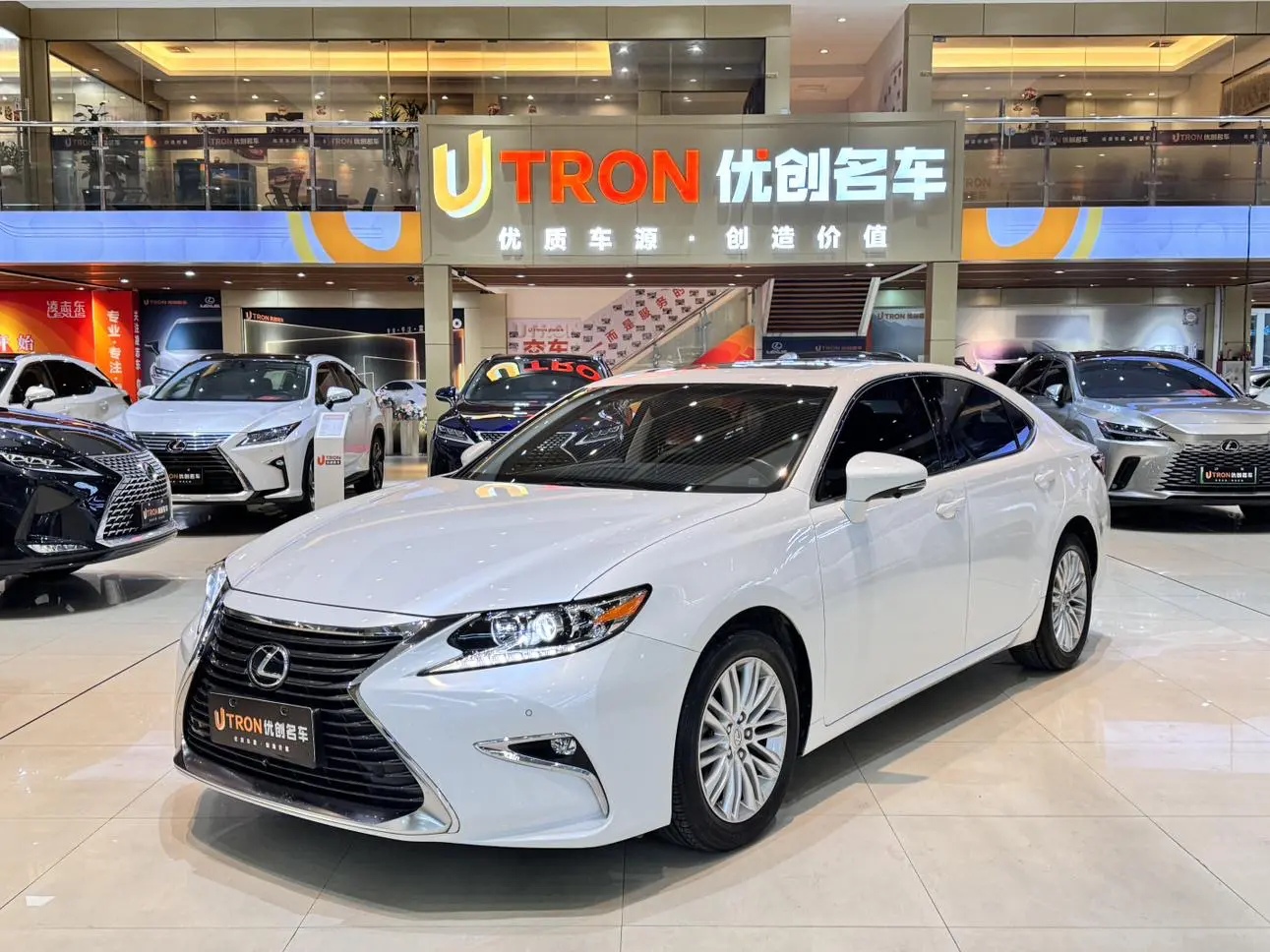Lexus ES