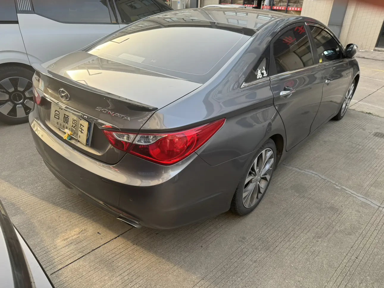 Hyundai Sonata eight