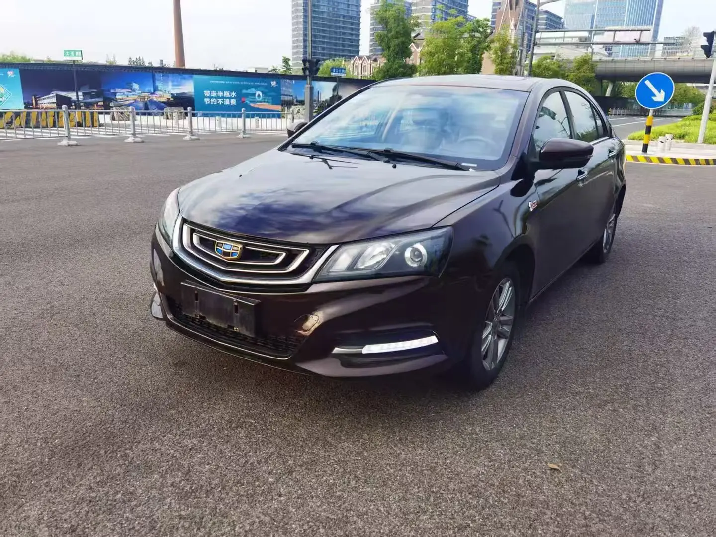 Geely Emgrand  из Китая