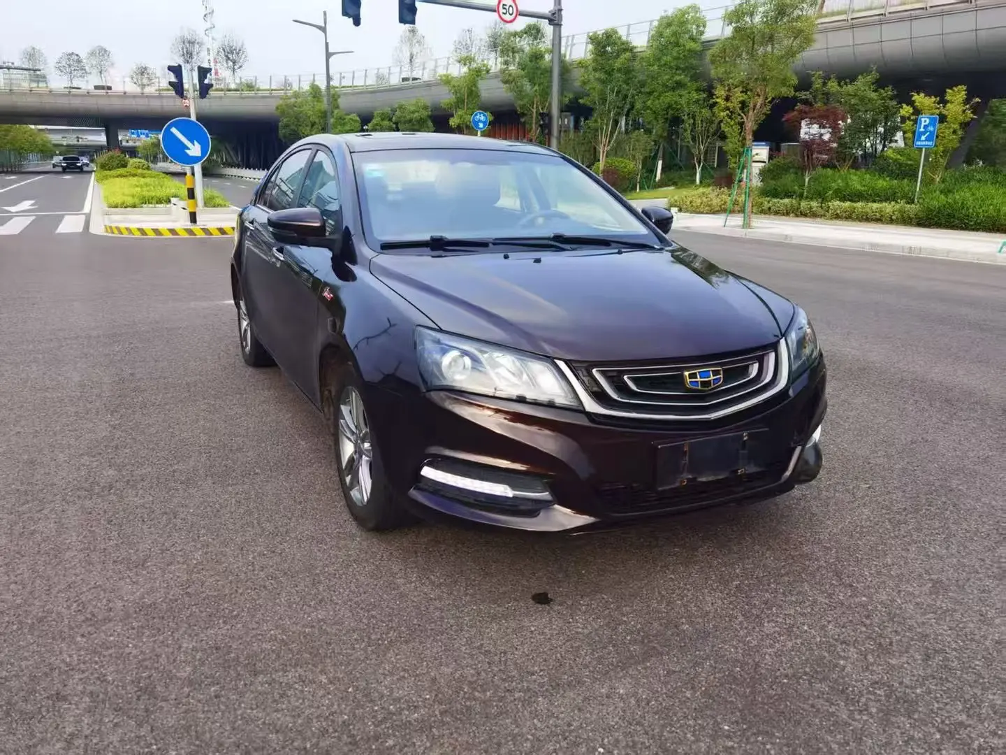 Geely Emgrand  из Китая
