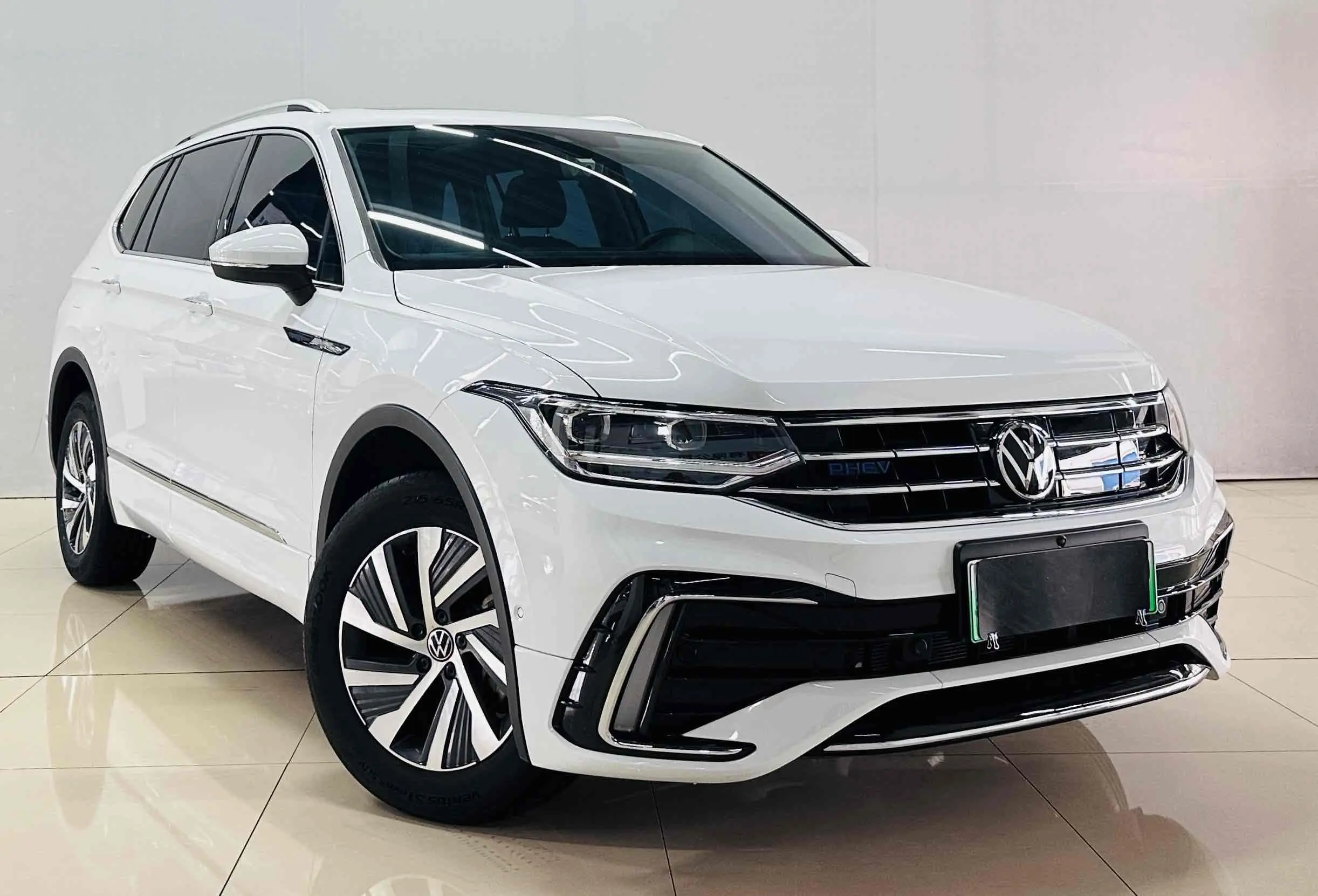 Volkswagen Tiguan L PHEV