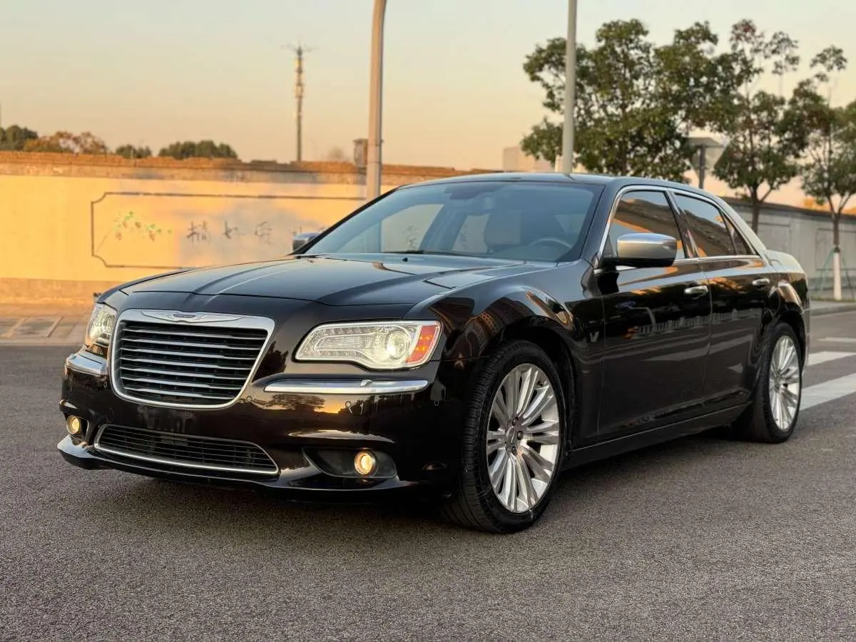 Chrysler 300C (imported)