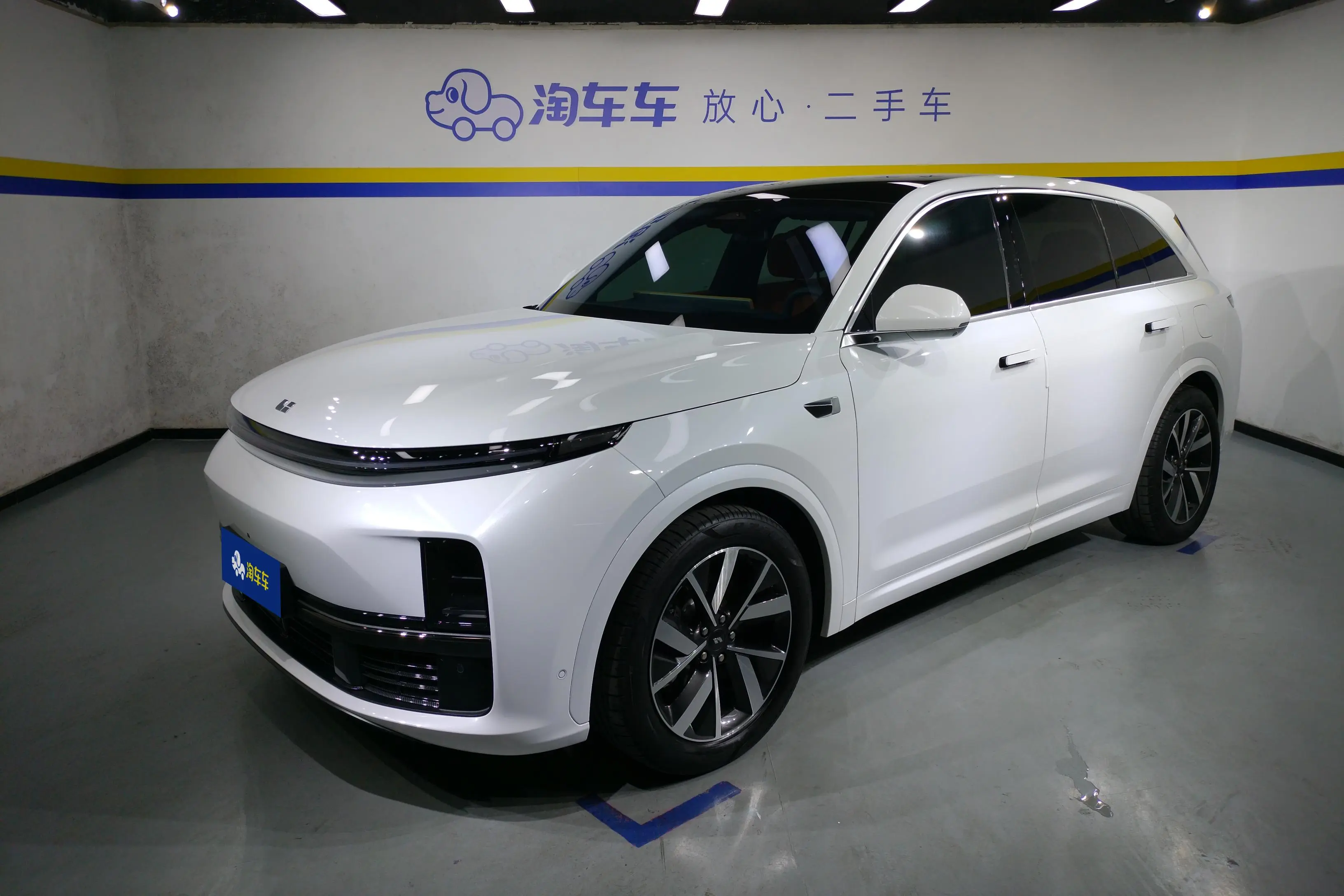 Li Ideal L7  из Китая