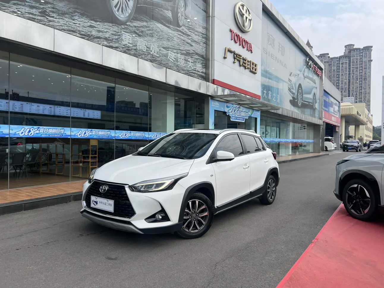 Toyota YARiS L to dazzle