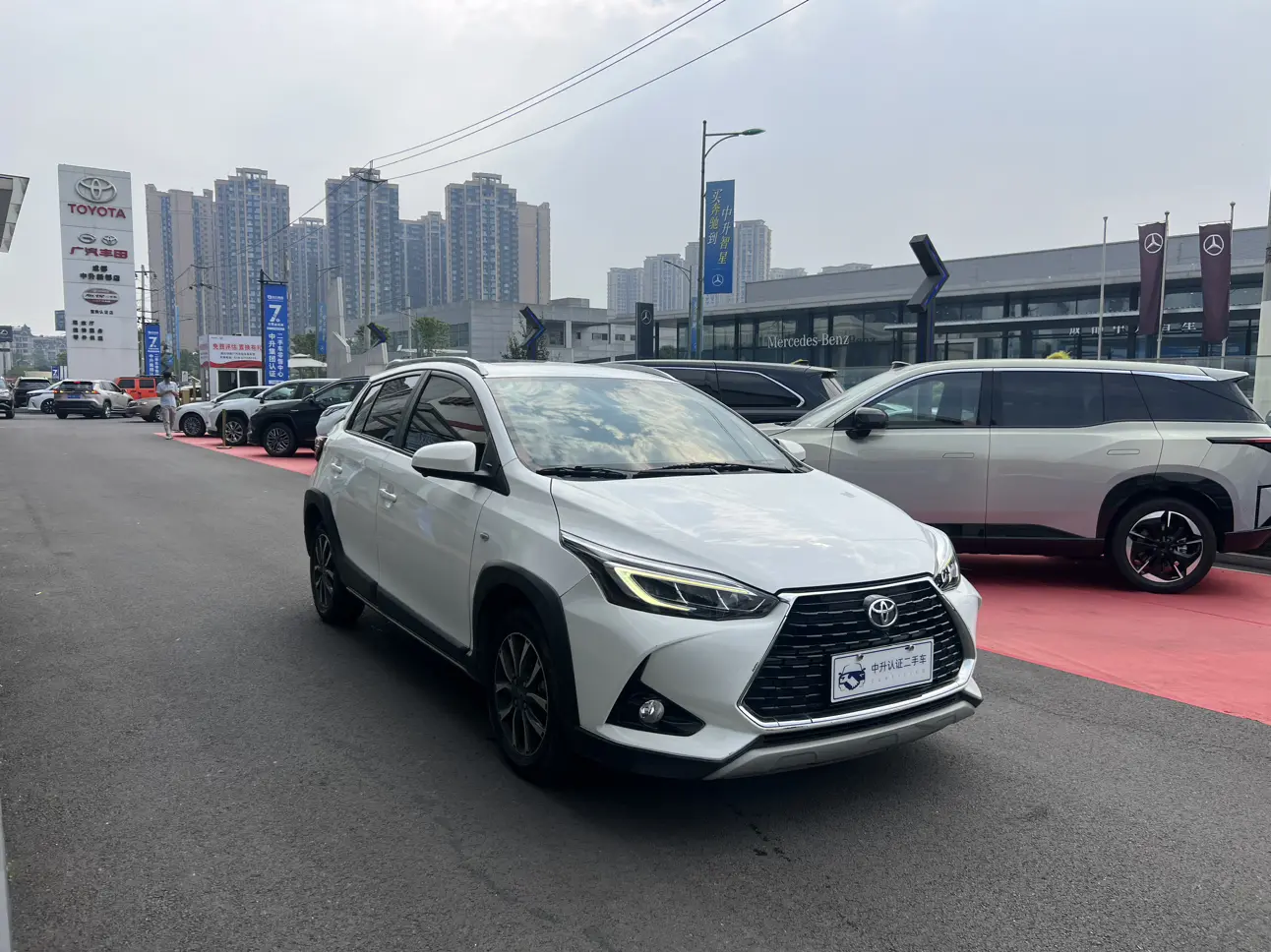 Toyota YARiS L to dazzle