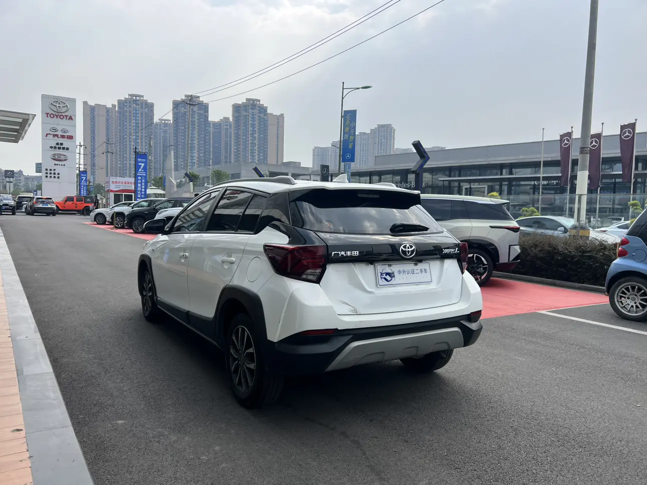 Toyota YARiS L to dazzle