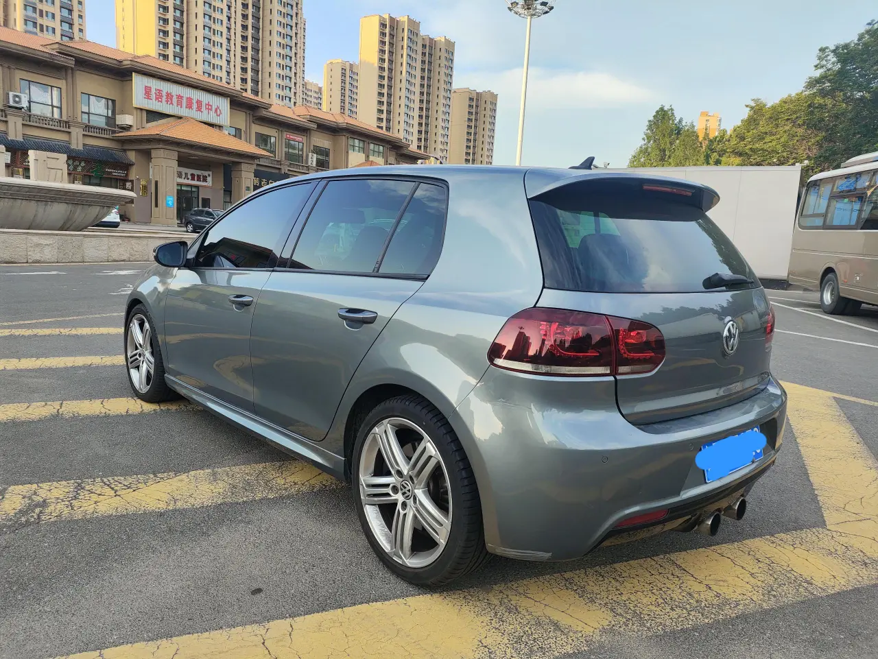 Volkswagen Golf (imported)