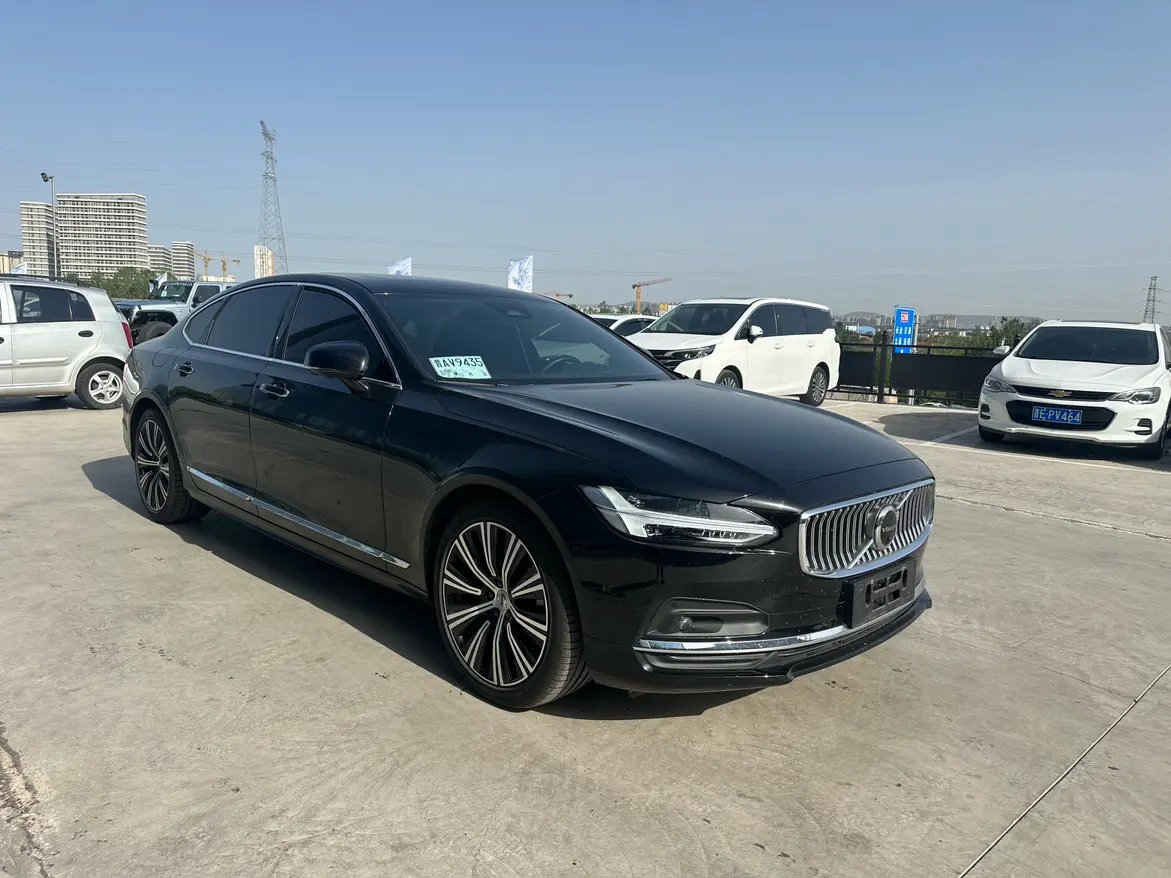 Volvo S90