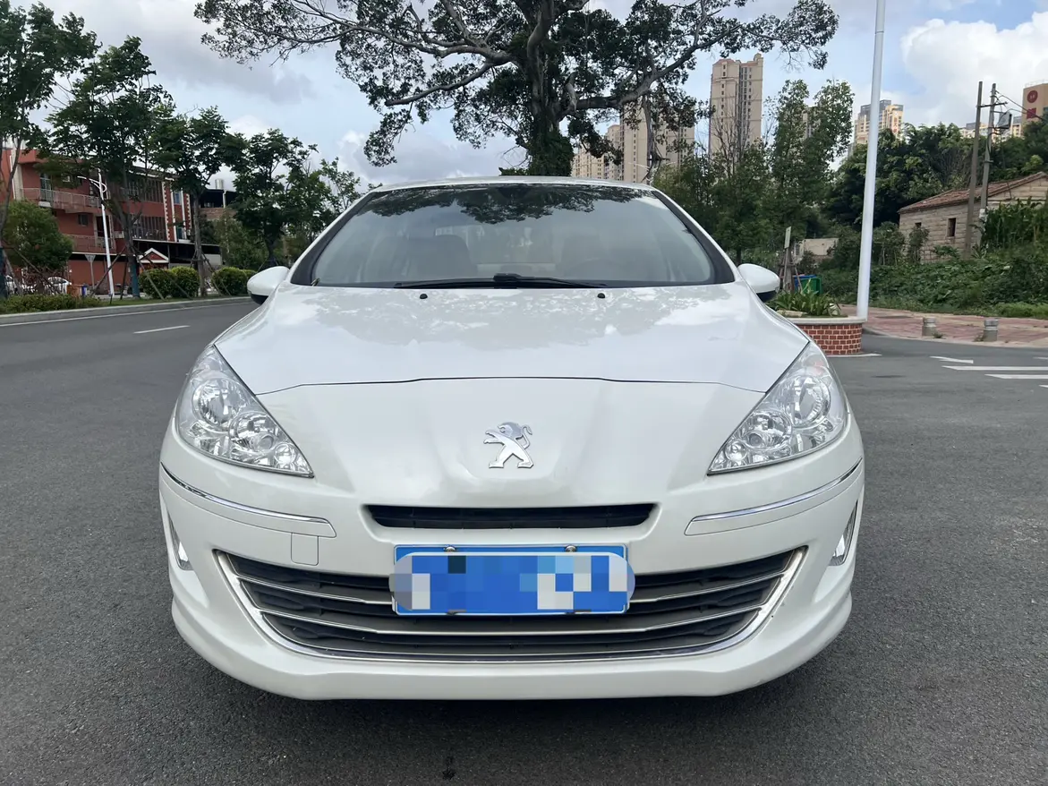 Peugeot 408