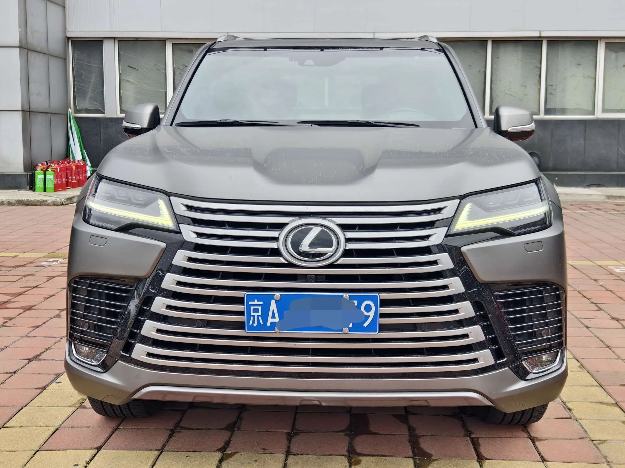 Lexus LX